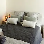 Apartment Stylish 2bdr Unit In Sliema! Near Valletta Ferry! *