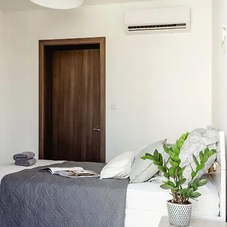 Lejlighed Stylish 2bdr Unit In Sliema! Near Valletta Ferry! *