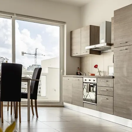 Stylish 2bdr Unit In Sliema! Near Valletta Ferry! *