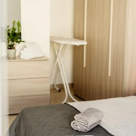 Stylish 2bdr Unit In Sliema! Near Valletta Ferry! Lejlighed