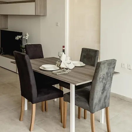 Stylish 2bdr Unit In Sliema! Near Valletta Ferry!