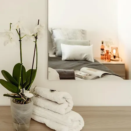 Stylish 2bdr Unit In Sliema! Near Valletta Ferry!