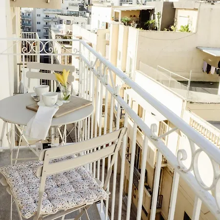 Stylish 2bdr Unit In Sliema! Near Valletta Ferry! * Sliema
