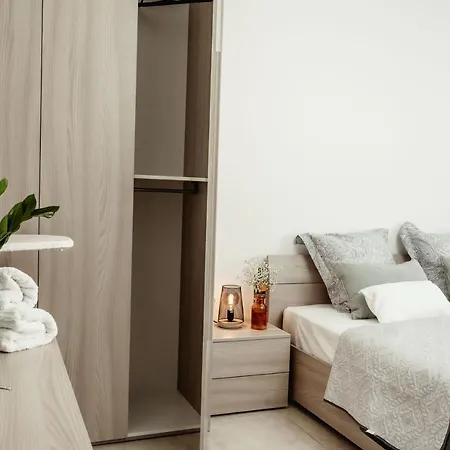 Stylish 2bdr Unit In Sliema! Near Valletta Ferry! *