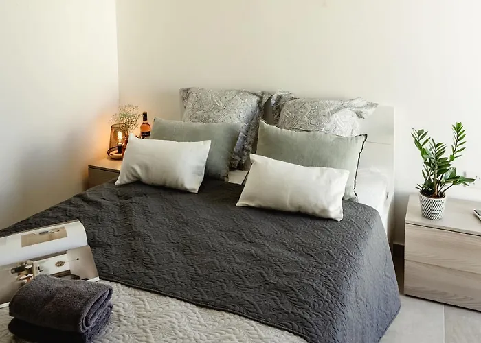 Apartamento Stylish 2bdr Unit In Sliema! Near Valletta Ferry! *