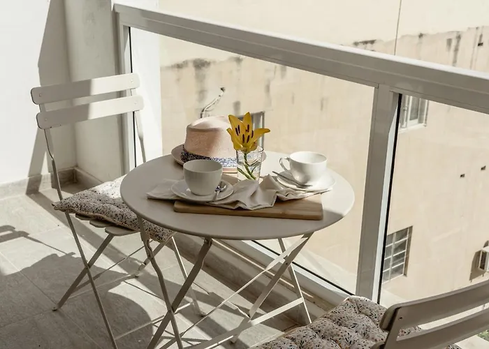 Stylish 2bdr Unit In Sliema! Near Valletta Ferry! * Sliema