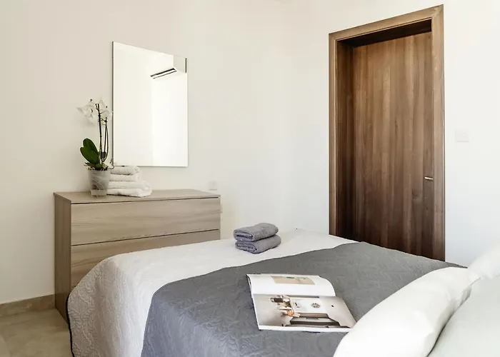 Apartamento Stylish 2bdr Unit In Sliema! Near Valletta Ferry!