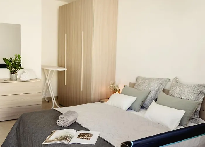 Stylish 2bdr Unit In Sliema! Near Valletta Ferry! Apartamento