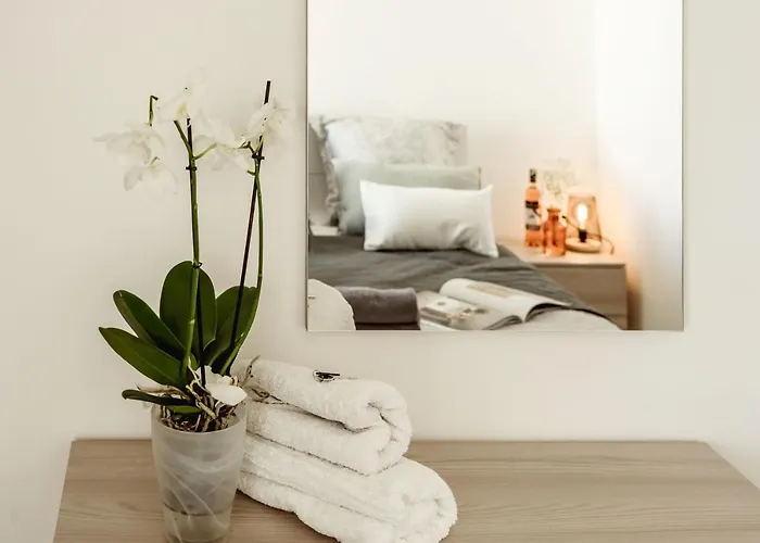 Stylish 2bdr Unit In Sliema! Near Valletta Ferry!