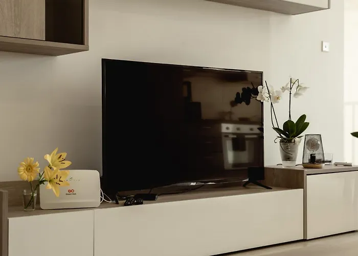 Stylish 2bdr Unit In Sliema! Near Valletta Ferry! * Sliema