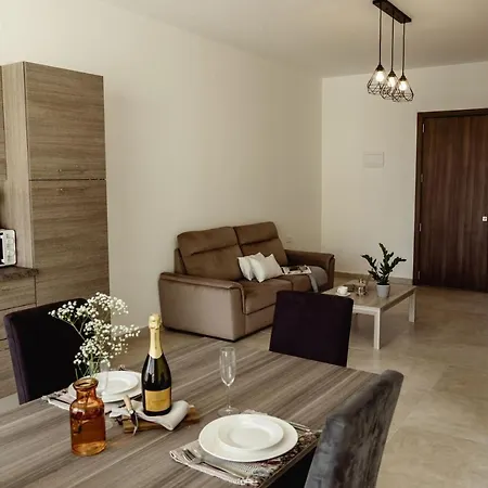 Stylish 2bdr Unit In Sliema! Near Valletta Ferry! スリーマ