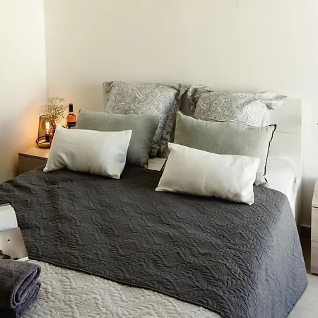Apartment Stylish 2bdr Unit In Sliema! Near Valletta Ferry! *