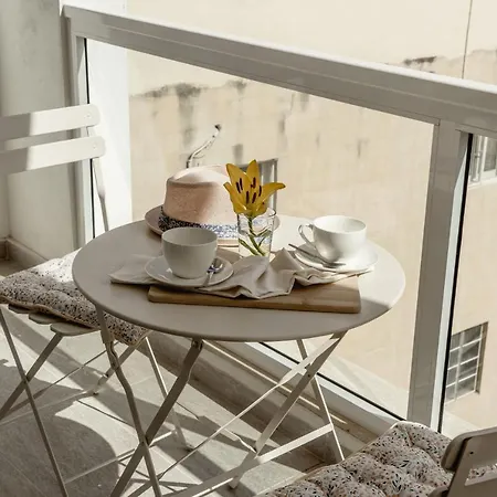 Stylish 2bdr Unit In Sliema! Near Valletta Ferry! * スリーマ